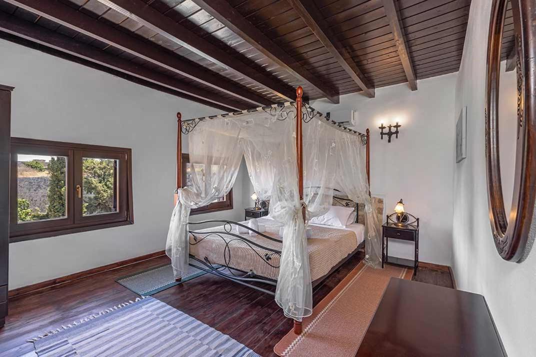 Saint Michel Boutique Hotell 3*