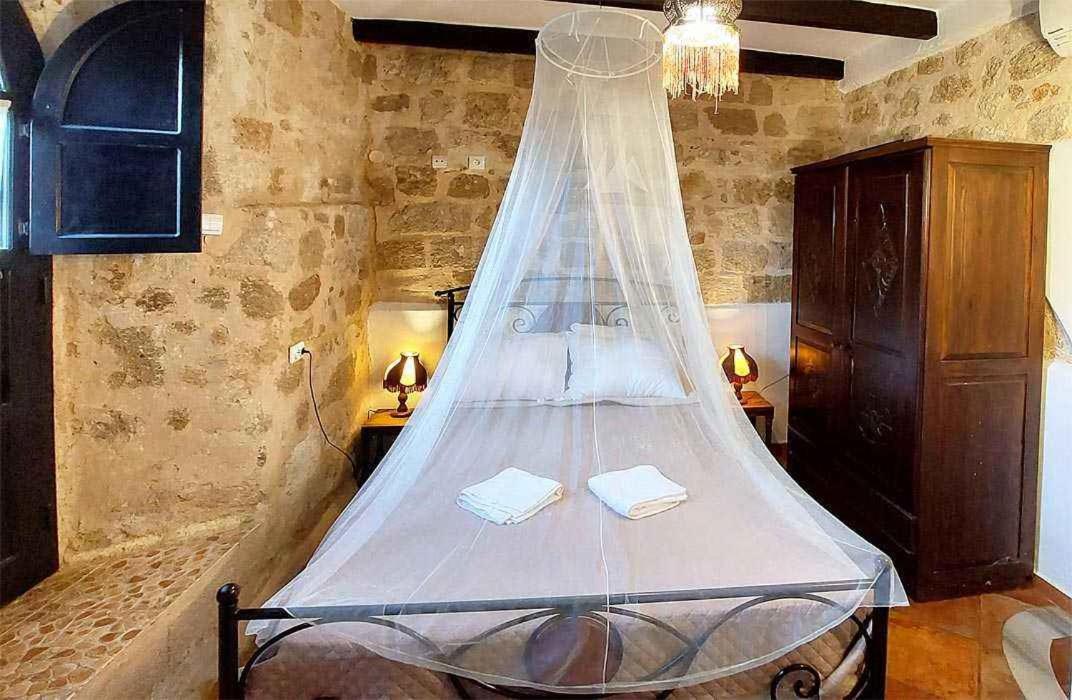 Saint Michel Boutique Hotell 3*